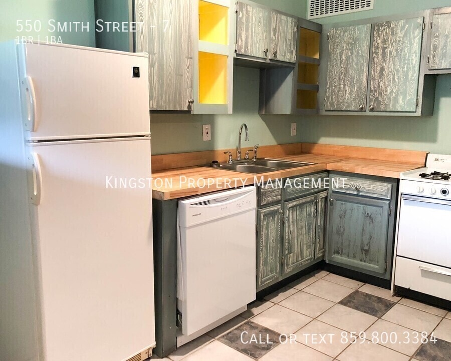 Primary Photo - 550 Smith St
