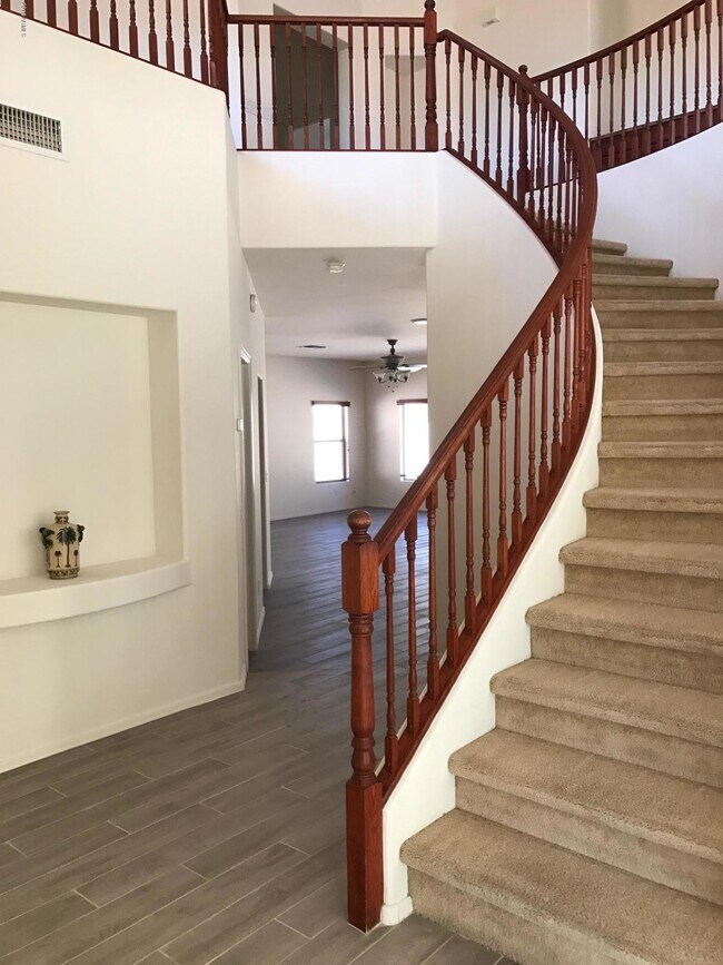 Building Photo - 2422 W Night Owl Ln