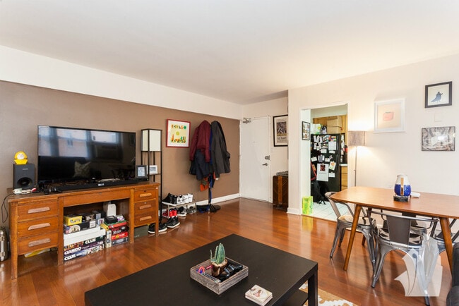 Building Photo - 4960 N Marine Dr