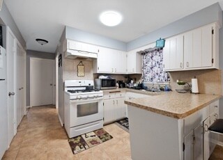 Building Photo - 7441 S Rockwell St