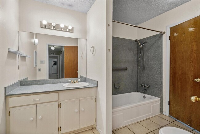 Foto del edificio - 751 Ave B