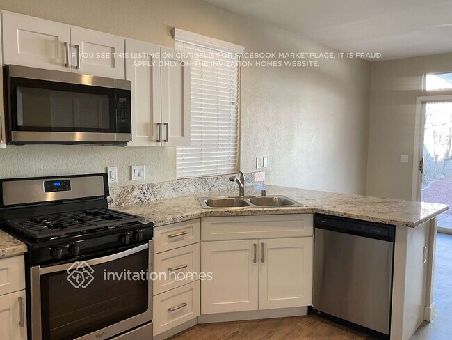 Foto del edificio - 1096 Dancing Vines Ave