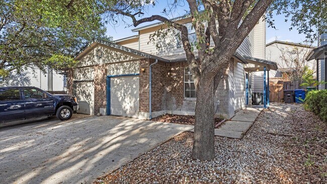 Building Photo - THE VILLAS OF NORTHGATE