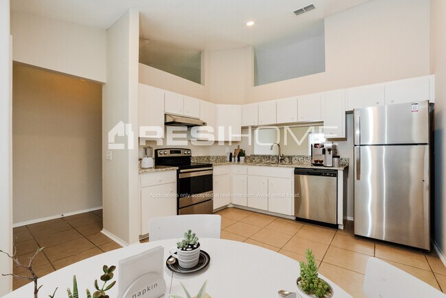Building Photo - 607 Terranova Dr