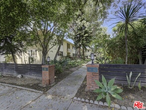 Building Photo - 1217 N Crescent Heights Blvd