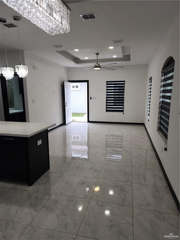 Foto del edificio - 13 W Woodson Dr