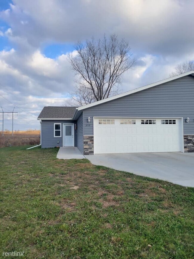 Building Photo - 2 br, 1 bath Duplex - 3719 Flynn Place