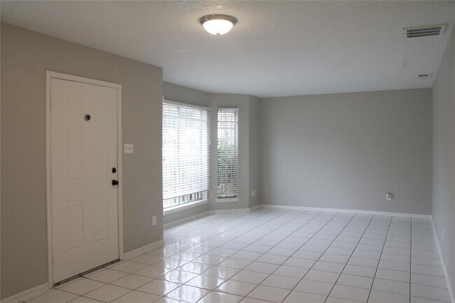 Building Photo - 3802 Willow Springs Ln