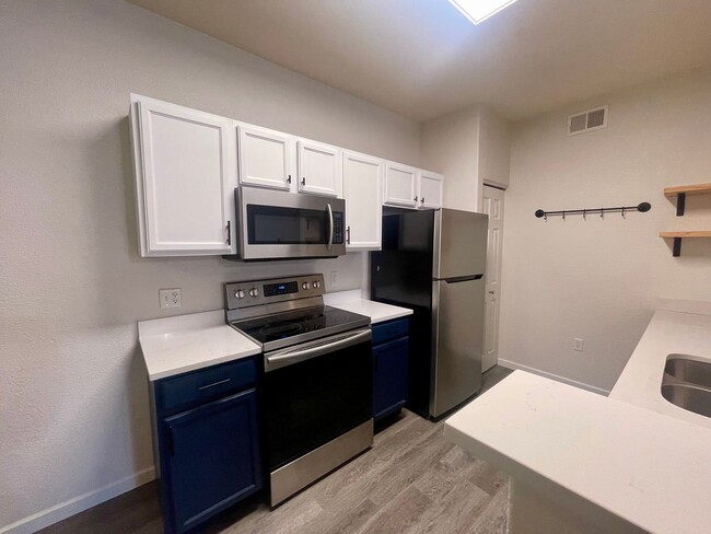 Foto del edificio - Updated 2bd/2bath Condo in Parker