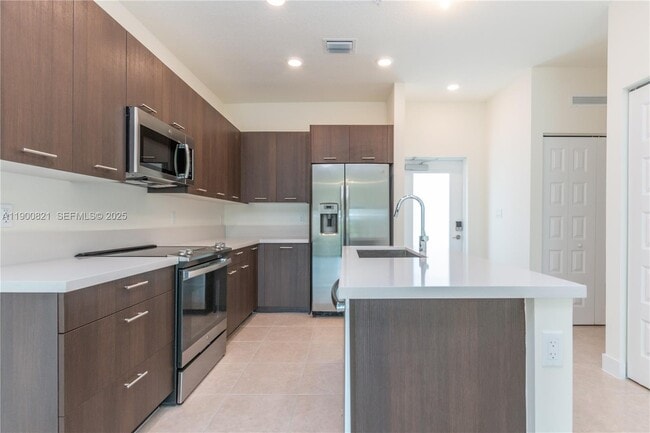 Foto del edificio - 4640 NW 84th Ave