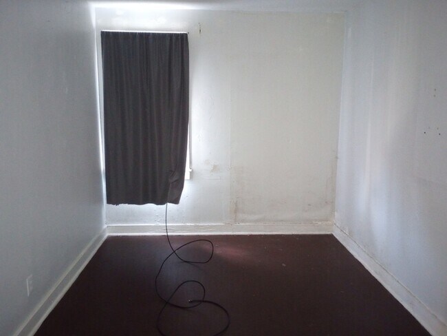 Building Photo - 205 Wilbur St