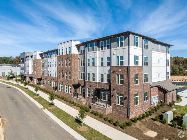 Building Photo - Evoke Living at Eastland Yards