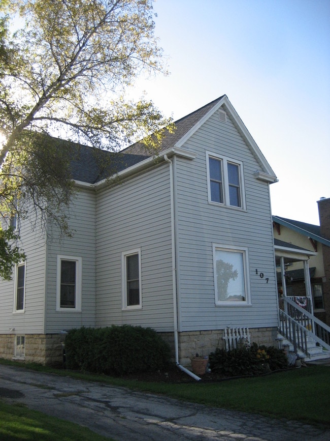 Building Photo - 107 N Park Ave
