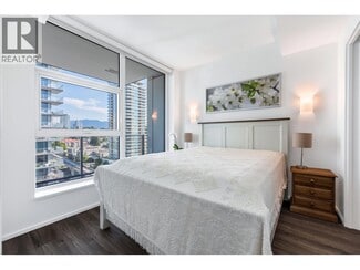 Building Photo - 3888-3888 Evergreen Pl