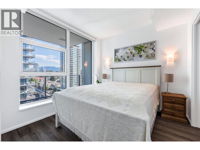 Building Photo - 3888 Evergreen Pl