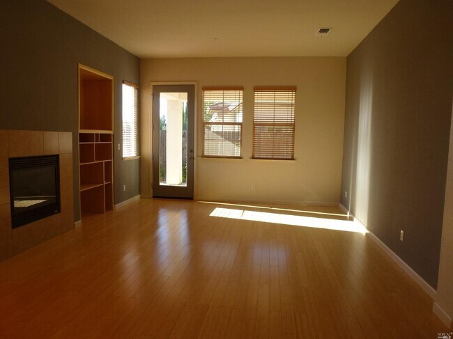 Foto del edificio - 3273 Inwood Pl