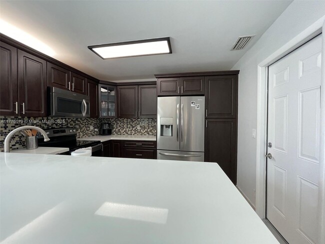 Foto del edificio - 1741 NW 107th Way
