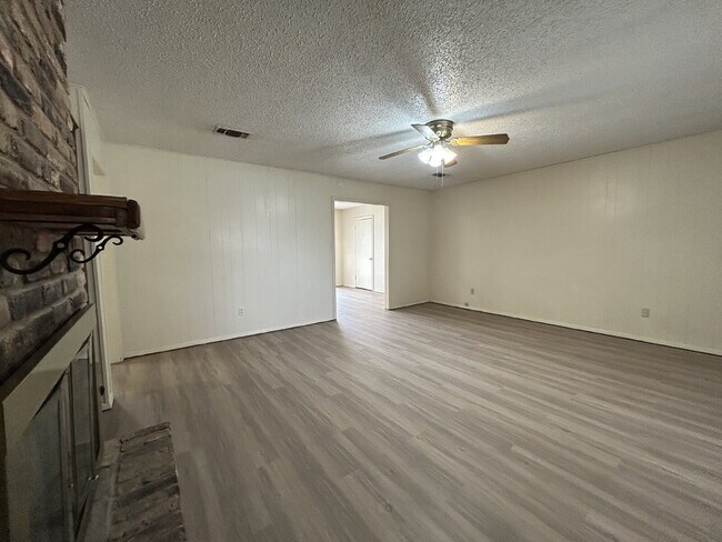 Foto del edificio - Lovely  2Bed/2Bath Duplex!