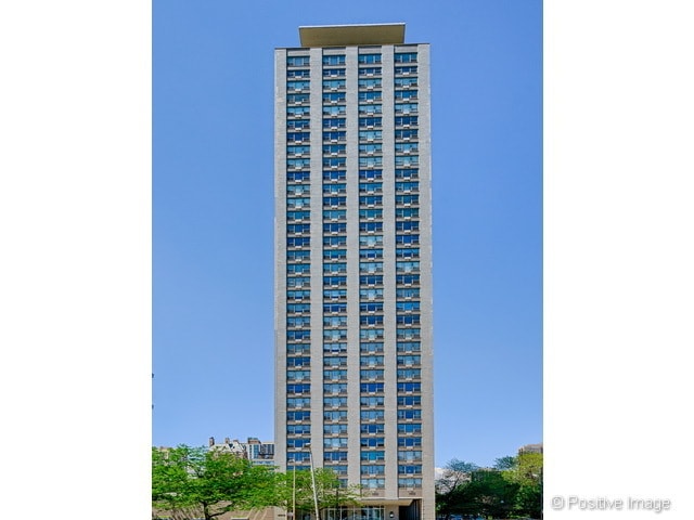 Primary Photo - 1550 N Lake Shore Dr
