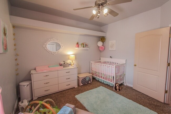 Building Photo - Plenty of space with this 4 Bedroom, 2 Bat...