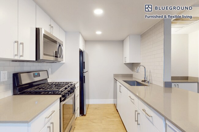 Foto del edificio - 3831 Orchid Ln