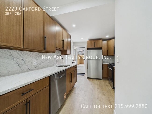 Building Photo - 2229 Oakford St