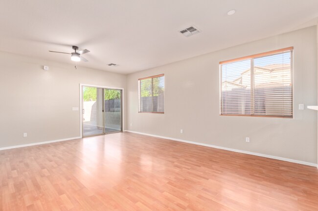 Building Photo - 9004 W Fullam St