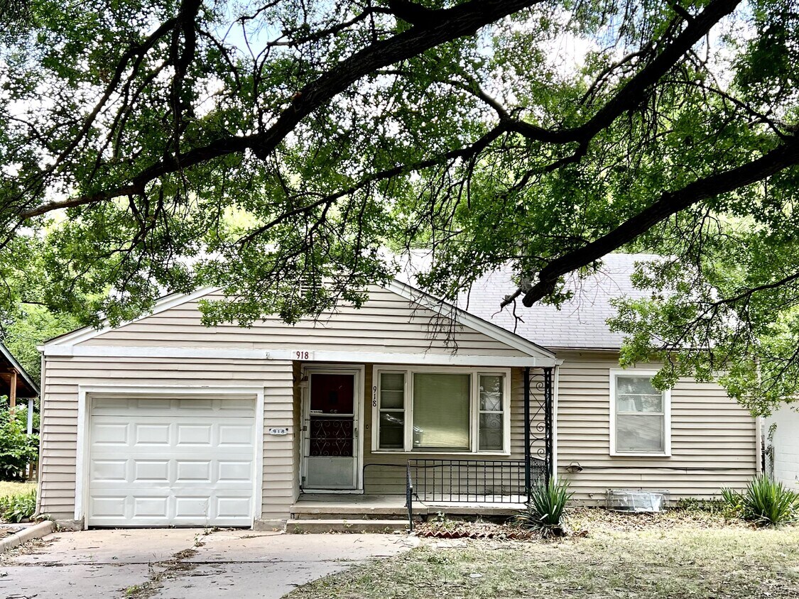Main - 918 N Terrace Dr