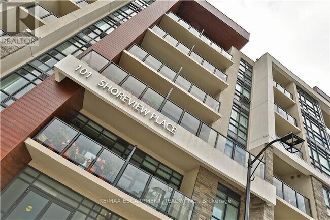 Building Photo - 101 Shoreview Pl