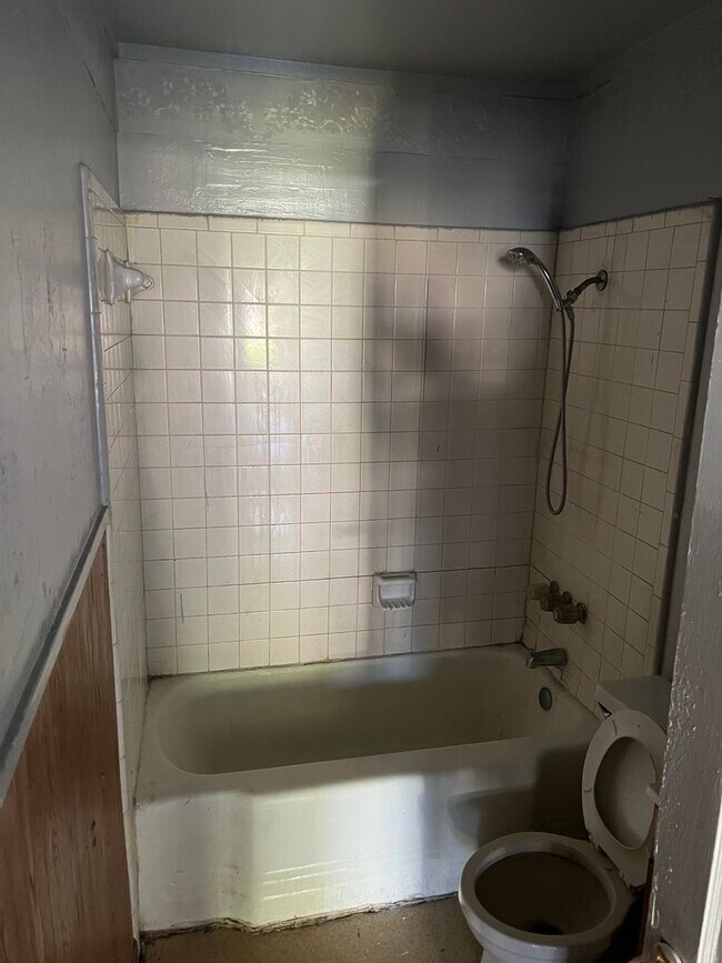 Foto del edificio - 2721 Lindholm St