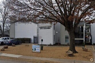 Building Photo - 4717 Columbia Ave