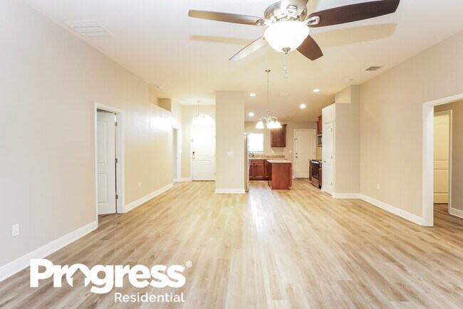 Building Photo - 605 Bradley Way