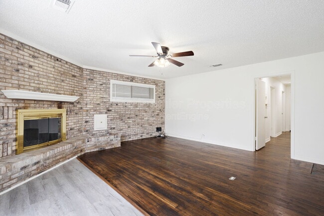 Foto del edificio - 1512 N Highland Ave