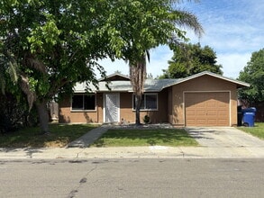 Building Photo - 419 Cinnamon Ln