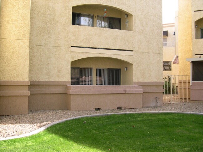 Building Photo - 12221 W Bell Rd