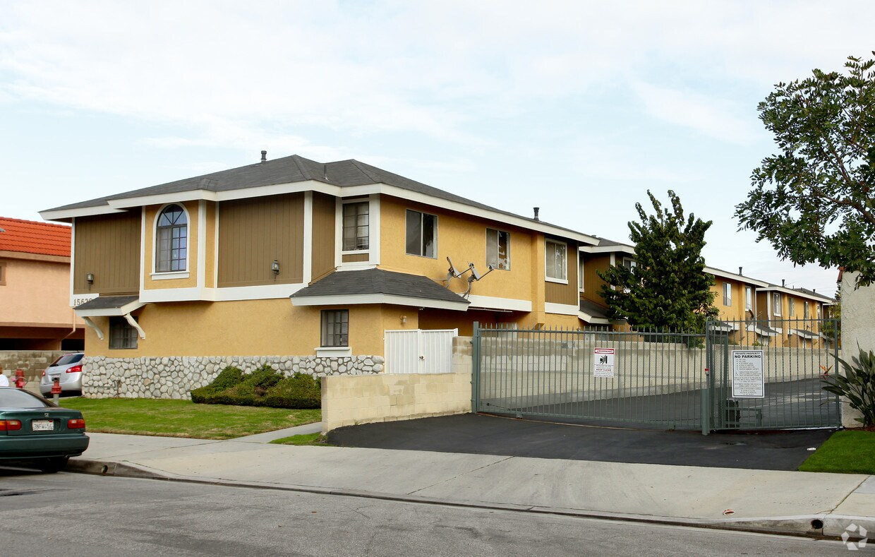 Foto del edificio - 15620 Belshire Ave