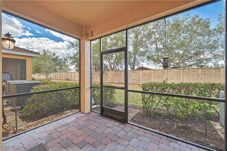 Building Photo - 10120 Tin Maple Dr