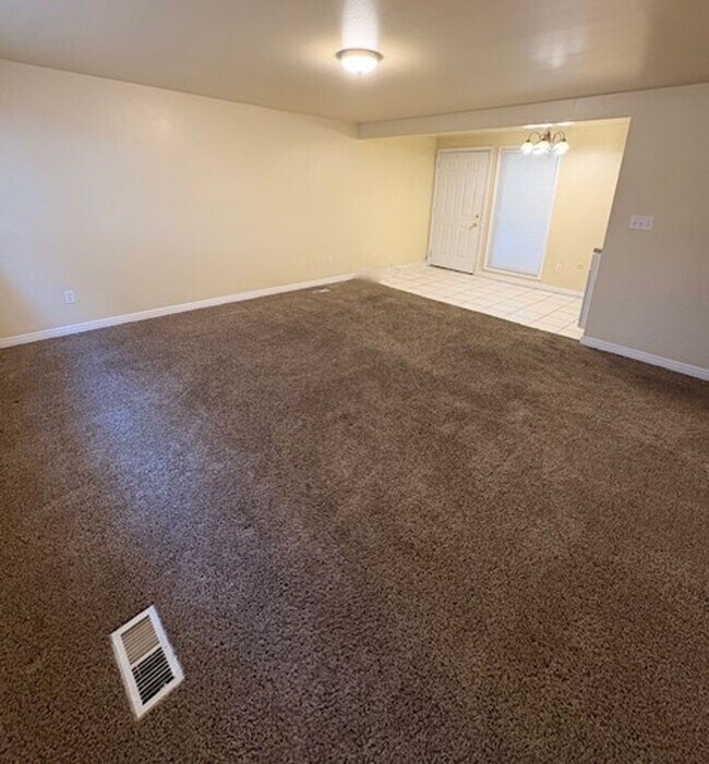 Building Photo - 1 Bedroom / 1 Bath in South Salt Lake!
