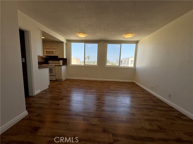 Building Photo - 230 Linden Ave