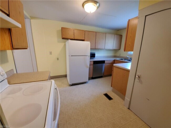 Foto del edificio - 38141 French Creek Rd