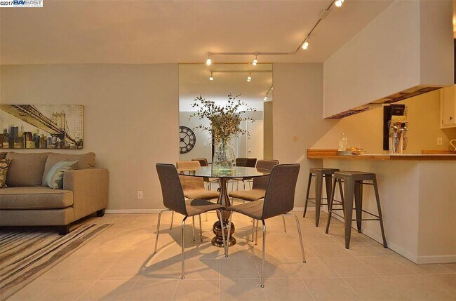Foto del edificio - 325 Kitty Hawk Rd