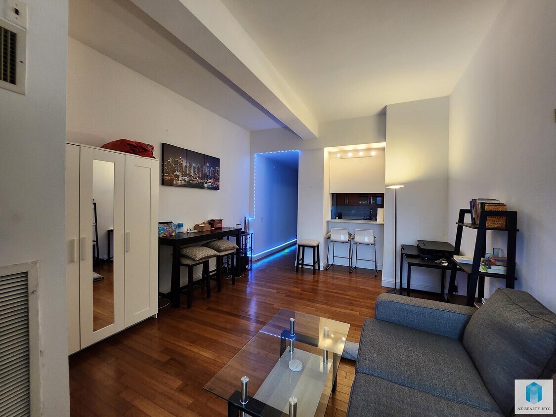 88 Greenwich St Unit 1220, New York, NY 10006 Room for Rent in New York, NY