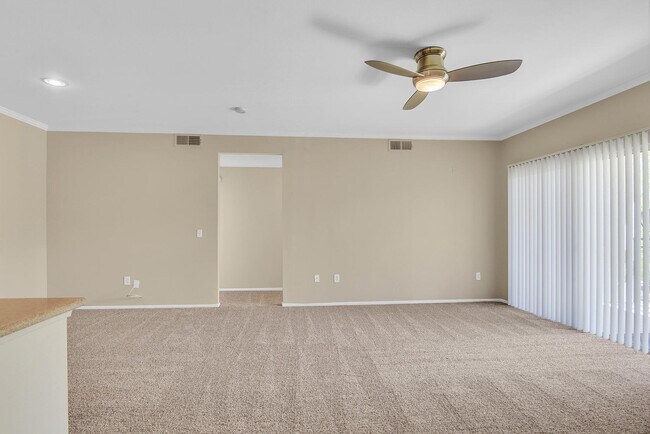 Foto del edificio - 2900 Sunridge Heights Pkwy