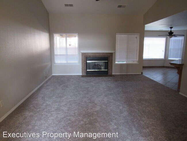 Foto del edificio - 3 br, 2 bath House - 757 Nighthawk Court