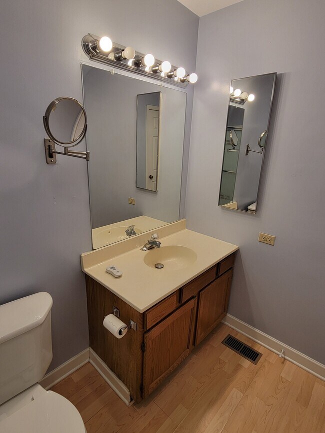 Foto del edificio - 2116 Rugen Rd