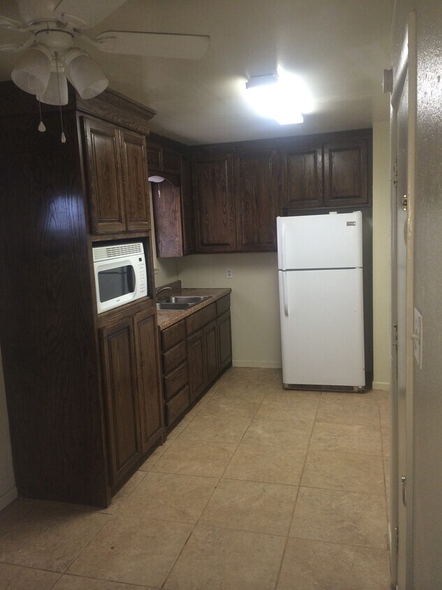 Building Photo - 1505 S Marshall St