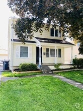 Building Photo - 4702 Mandalay Ave