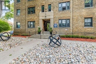 Building Photo - 8 Mallory Gardens