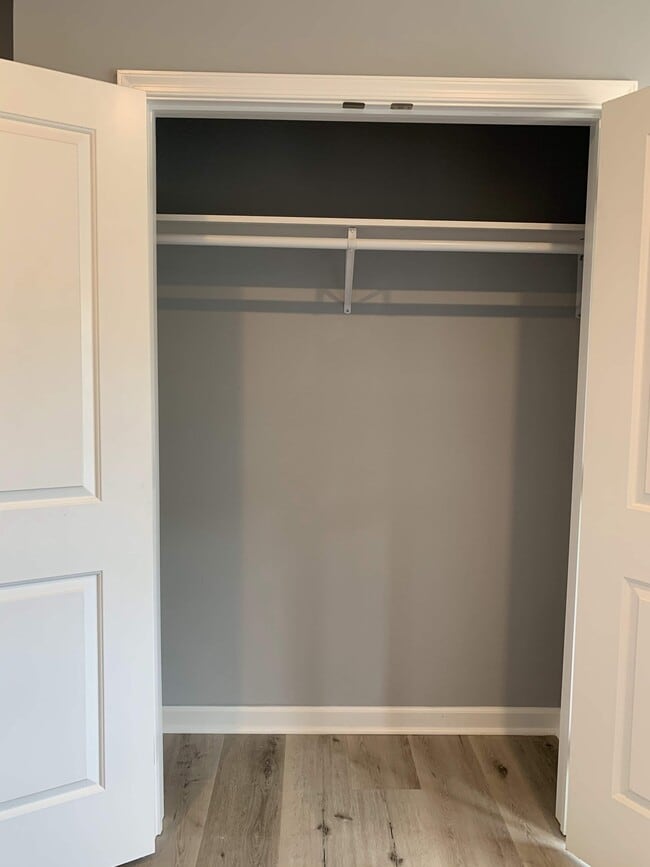 Building Photo - 517 S 42nd St