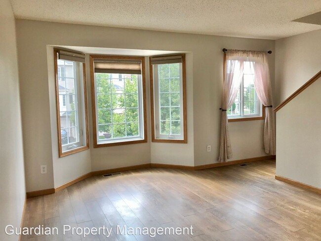 Building Photo - 2 br, 2 bath House - 5027 Evergreen Dr N U...
